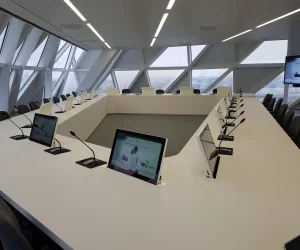 شاشات غرف الاجتماعات || Meeting Room Screens