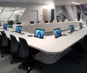 شاشات غرف الاجتماعات || Meeting Room Screens